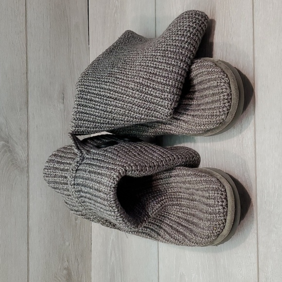 Ugg Australia Women Cardi Sweater 3 buttons Boots shoes sz 6 - Picture 4 of 13